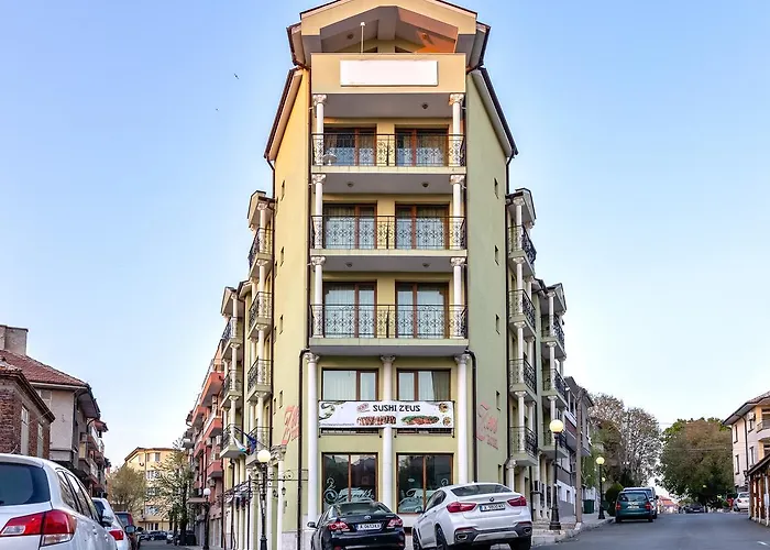 Hotel near College: Hotel Zeus